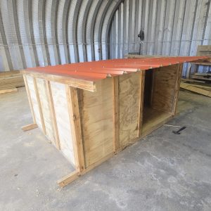 2.4 x 1.8 ANIMAL SHELTER WITH FLOOR